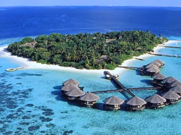 Lakshadweep Lagoon Escape (Luxury Island Retreat)