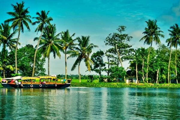 Kerala Backwaters (Luxury Wellness Trip)
