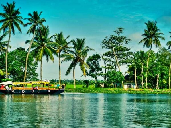 Kerala Backwaters (Luxury Wellness Trip)